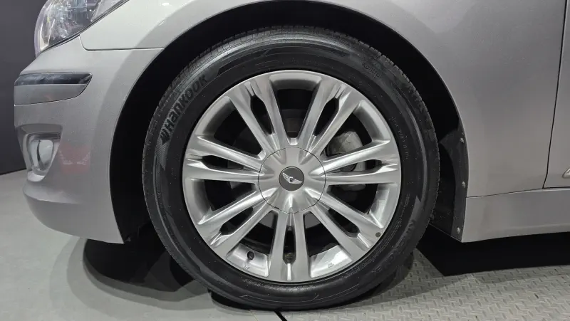 Hyundai Genesis