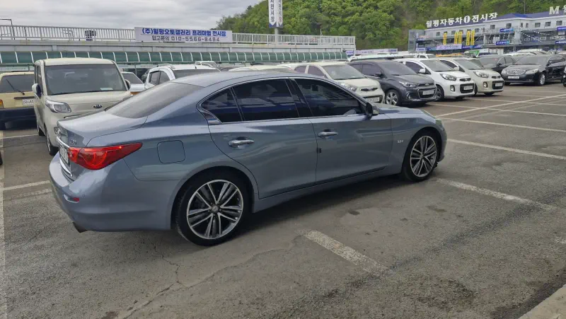 Infiniti Q50