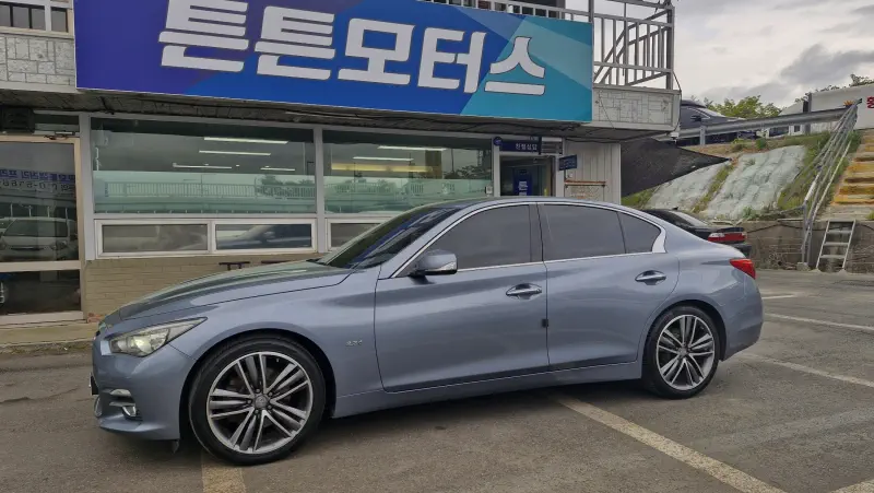 Infiniti Q50