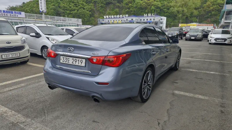 Infiniti Q50