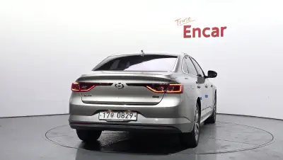 Renault SM6