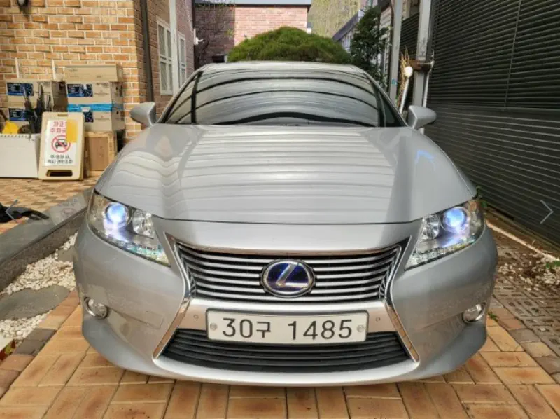 Lexus ES300h