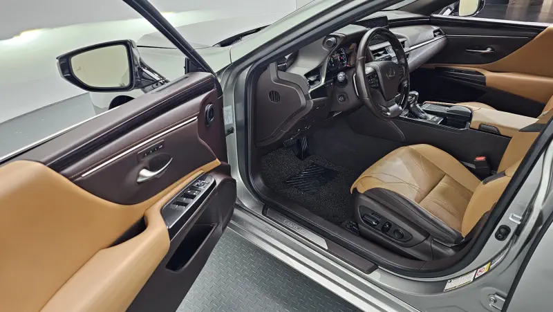 Lexus ES300h