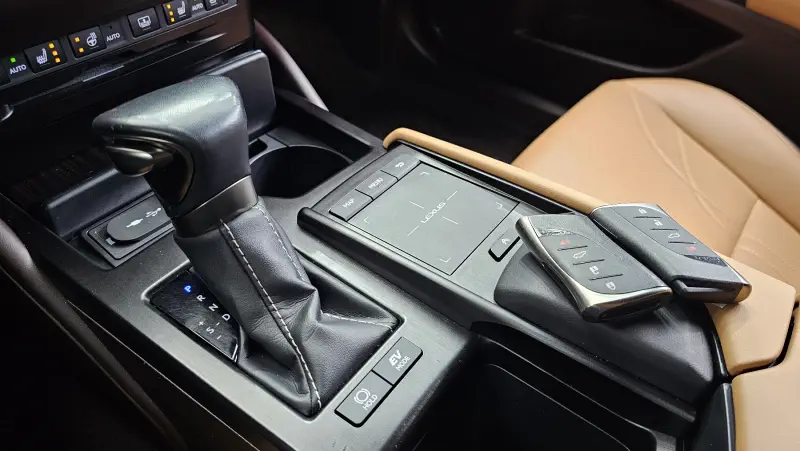 Lexus ES300h
