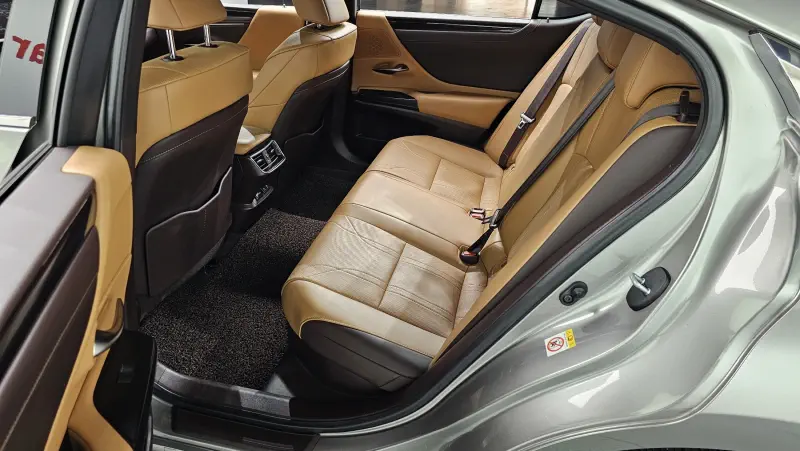 Lexus ES300h