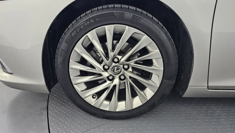 Lexus ES300h