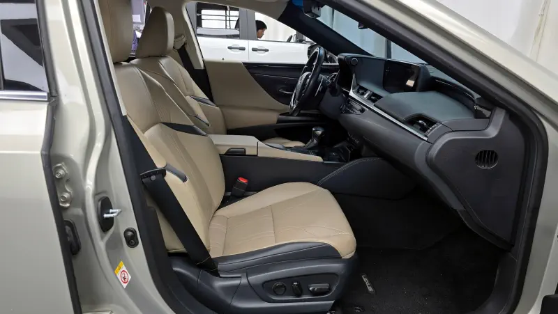 Lexus ES300h