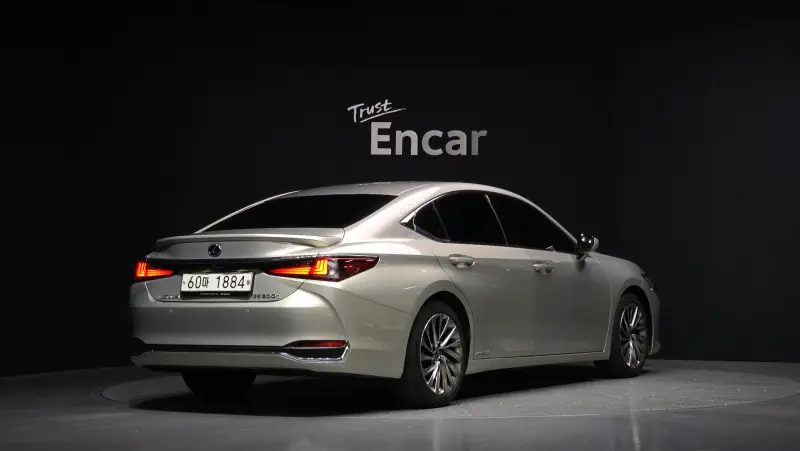 Lexus ES300h