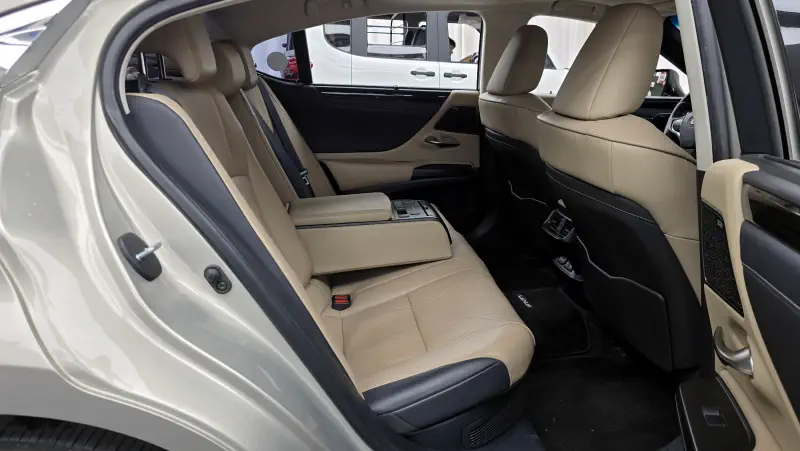 Lexus ES300h