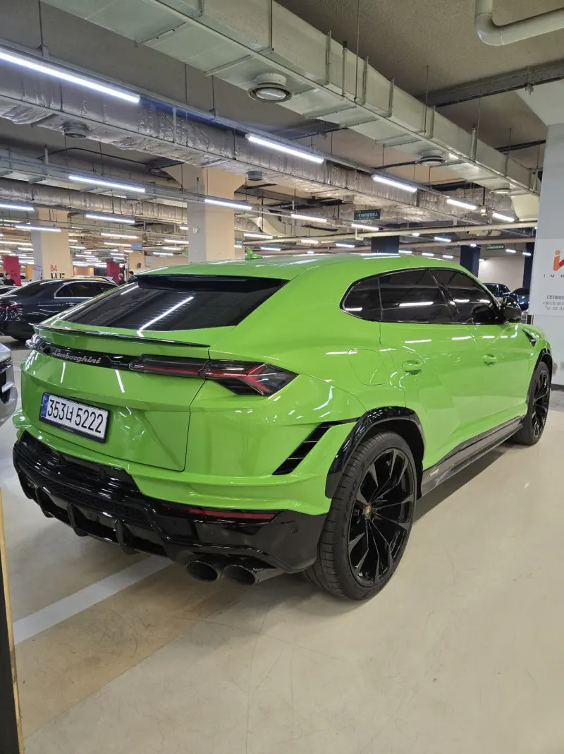 Lamborghini URUS