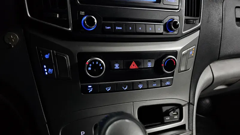 Hyundai Grand Starex