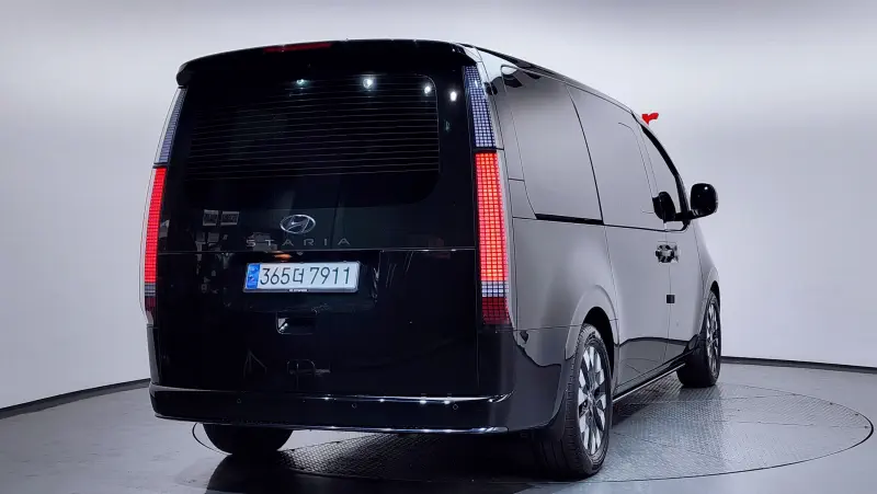 Hyundai Staria