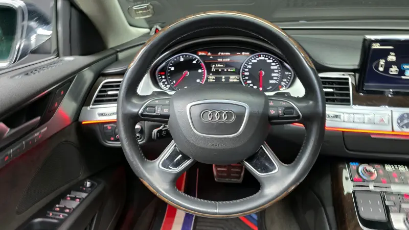 Audi A8