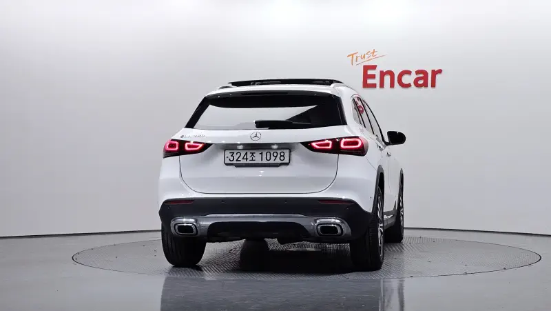 Mercedes-Benz GLA-Class