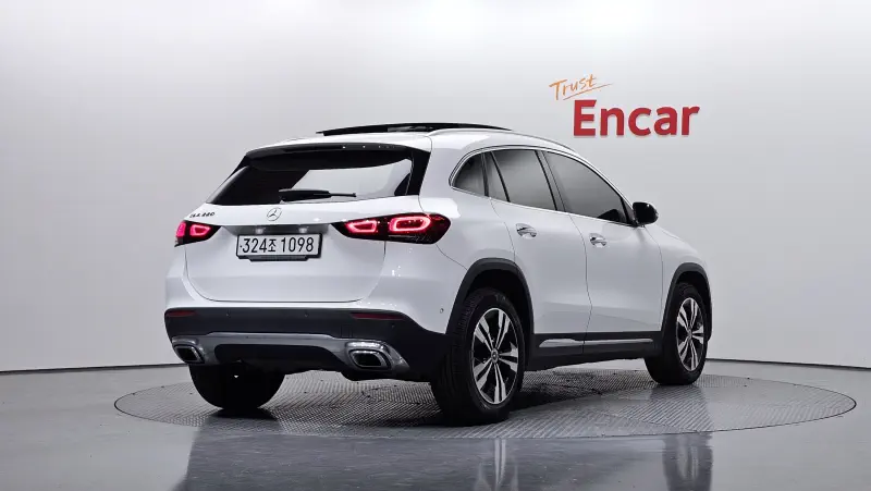 Mercedes-Benz GLA-Class