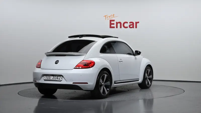 Volkswagen BEETLE