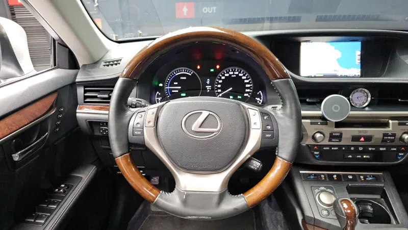 Lexus ES300h