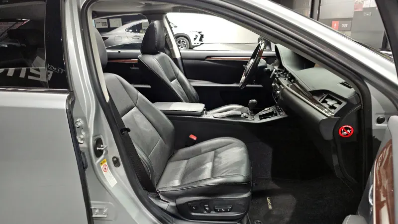 Lexus ES300h