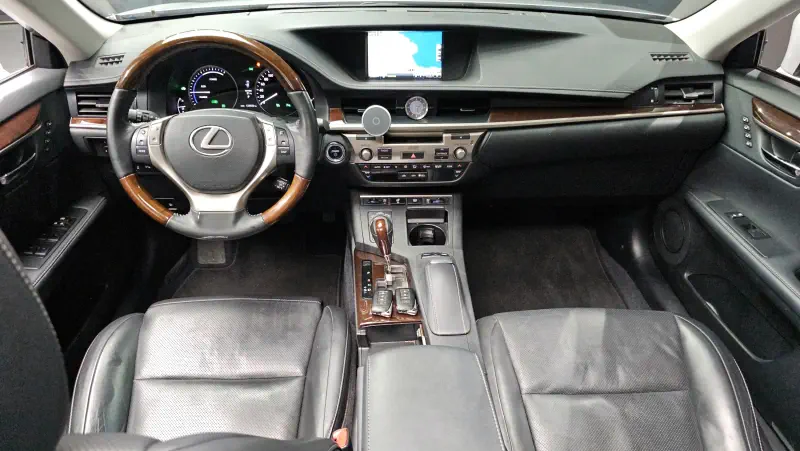 Lexus ES300h