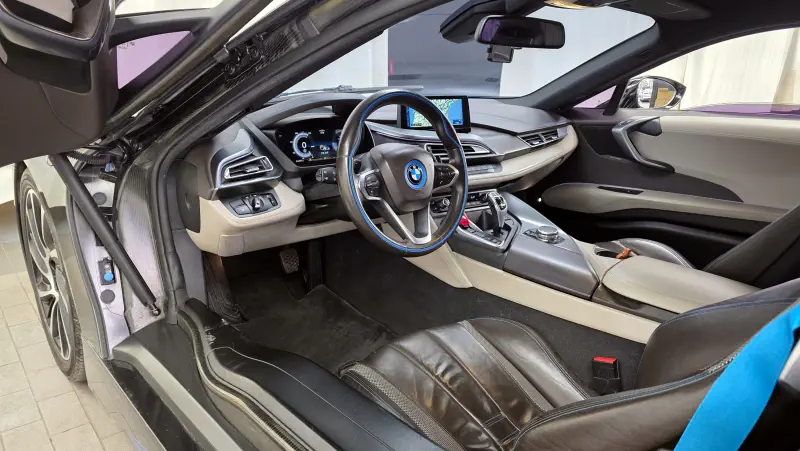 BMW i8