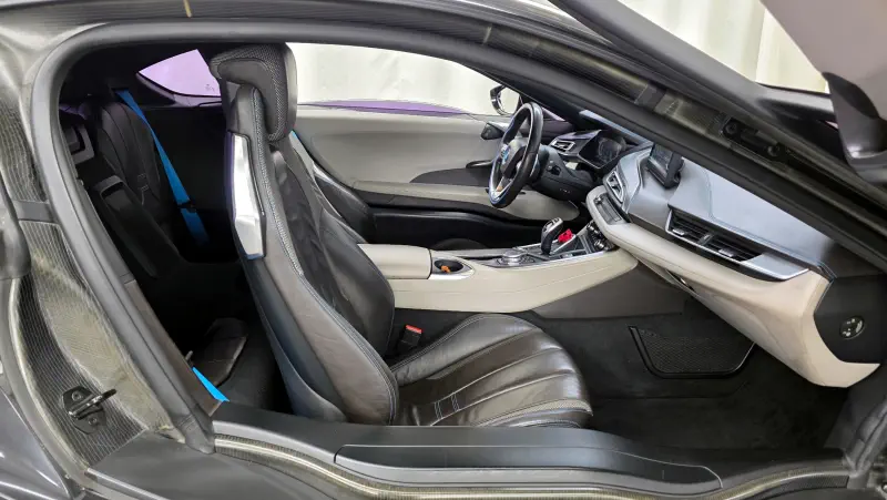 BMW i8