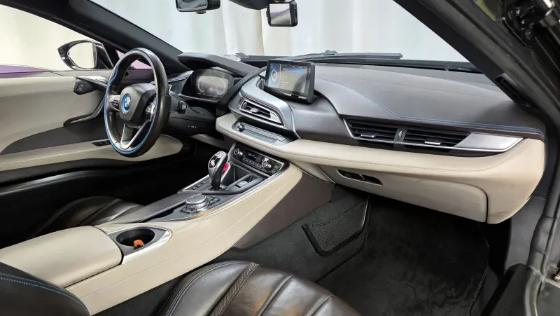 BMW i8