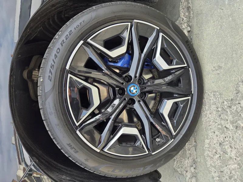 BMW iX