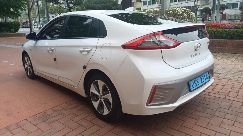 Hyundai Ioniq