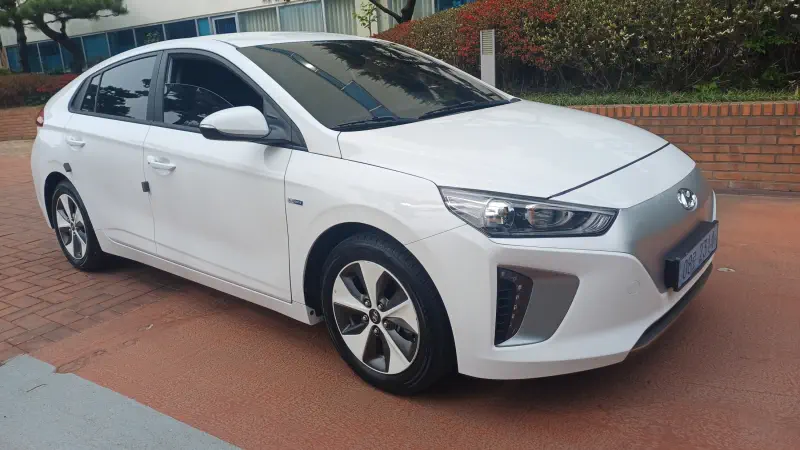 Hyundai Ioniq