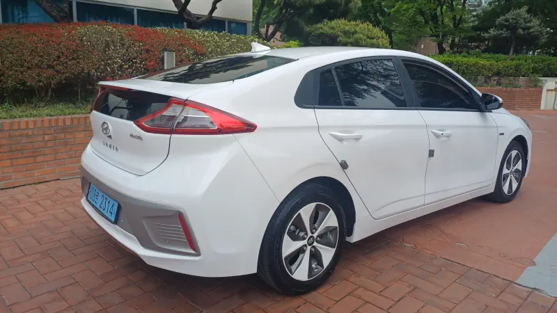 Hyundai Ioniq