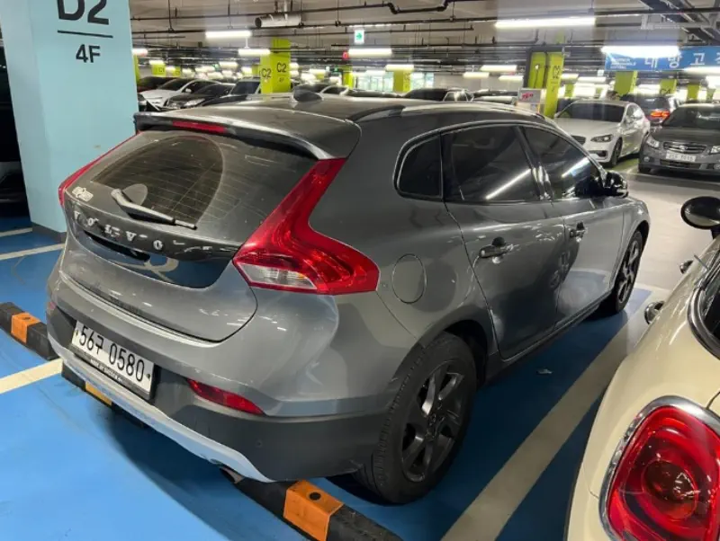 Volvo V40