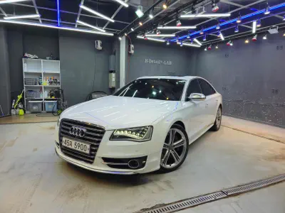 Audi S8