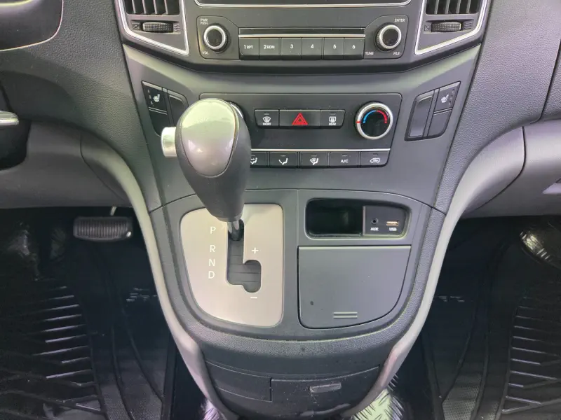 Hyundai Grand Starex