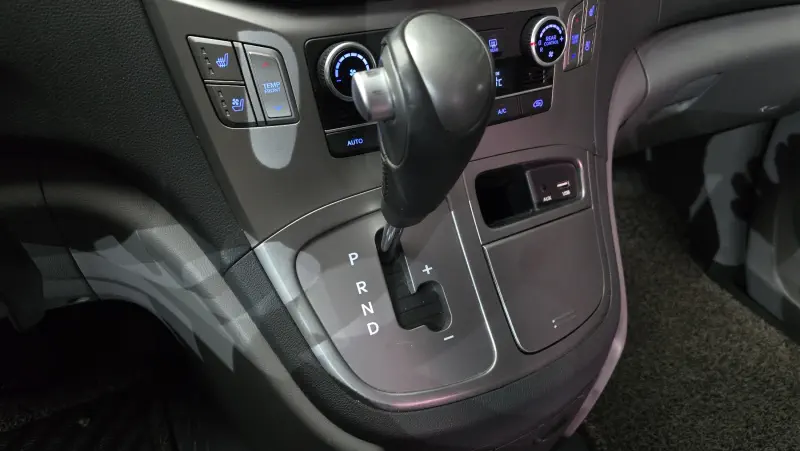 Hyundai Grand Starex