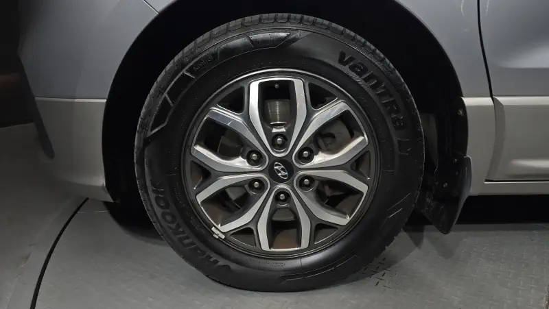 Hyundai Grand Starex