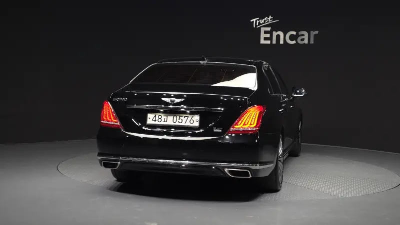 Genesis EQ900