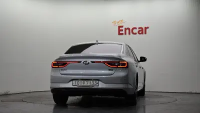 Renault SM6
