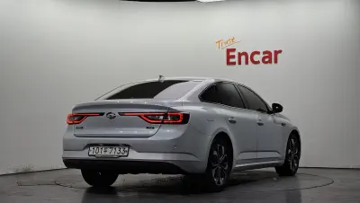Renault SM6