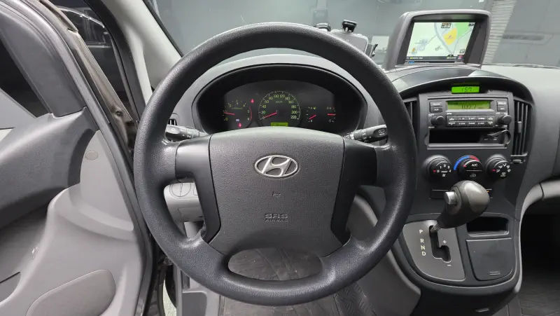 Hyundai Grand Starex