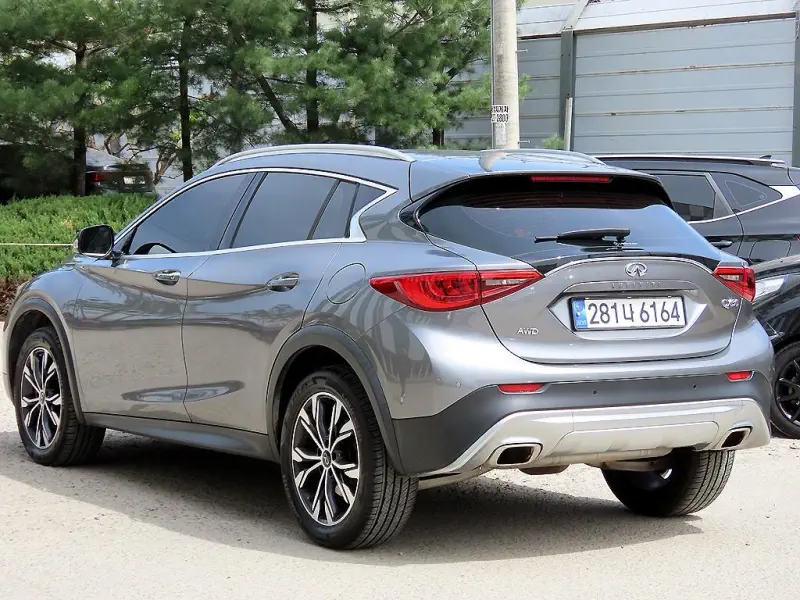 Infiniti QX30