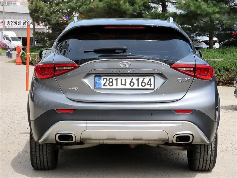 Infiniti QX30