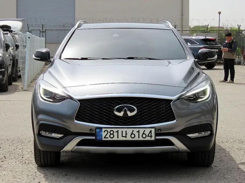 Infiniti QX30