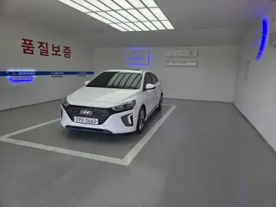 Hyundai Ioniq
