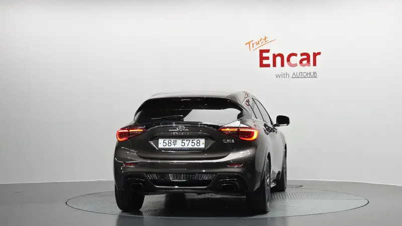 Infiniti Q30