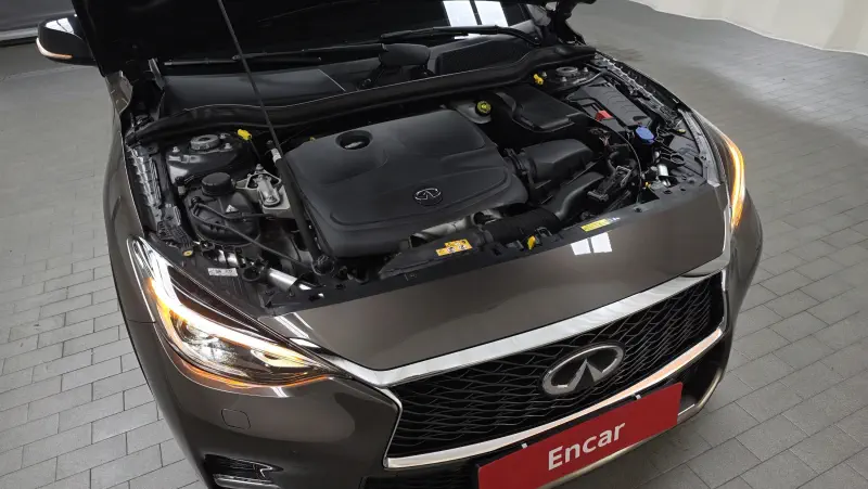 Infiniti Q30