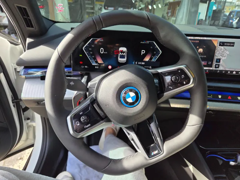 BMW i5