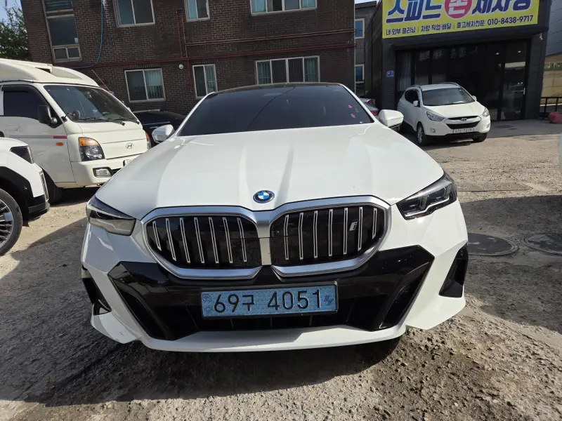 BMW i5