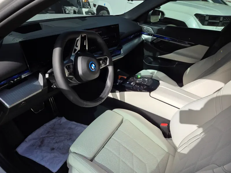 BMW i5