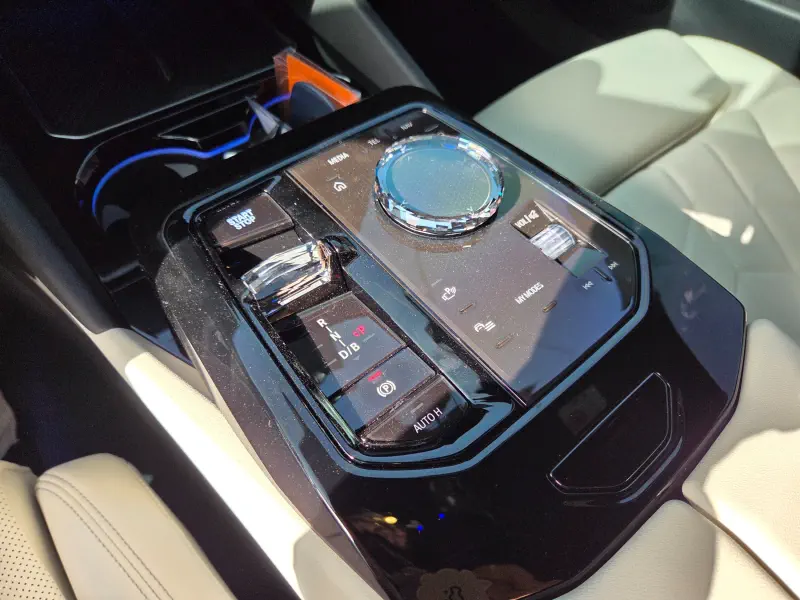 BMW i5