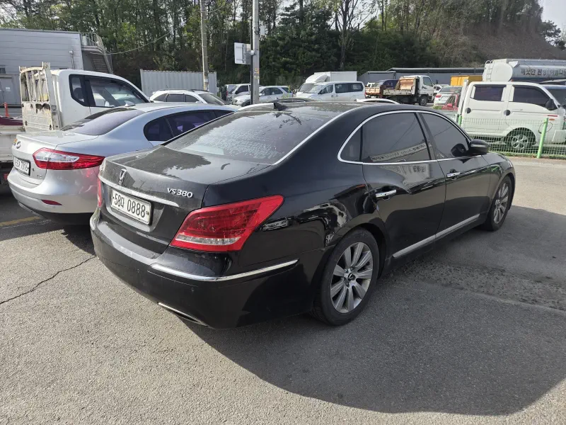 Hyundai Equus